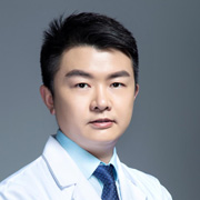梁钦博医生照片