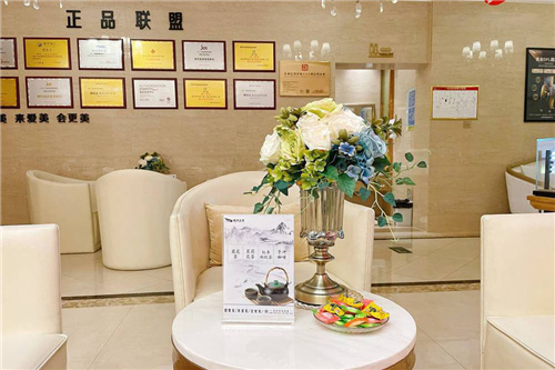 南昌爱美美容医院大厅休息区