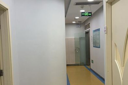 维美医疗美容医院走廊图