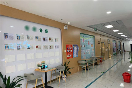 深圳新视代眼科门诊部走廊 深圳新视代眼科门诊部走廊