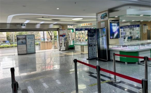 南京东南眼科入口环境图