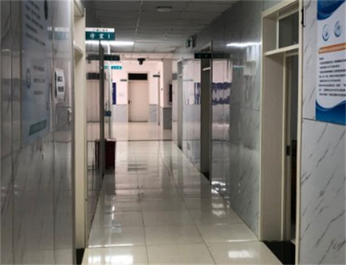 保定德仁眼科走廊环境图