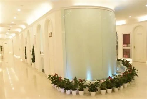 北京壹加壹医疗美容医院走廊