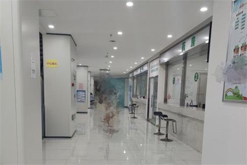 合肥东南眼科医院走廊环境