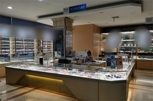 抚顺爱尔眼科医院1楼镜展区