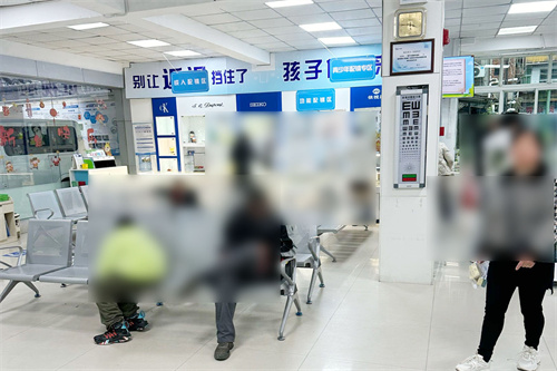 南平华厦眼科医院大厅环境