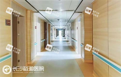 长沙裕湘眼科医院走廊一角
