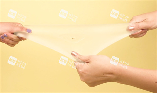 隆胸假体的延展性