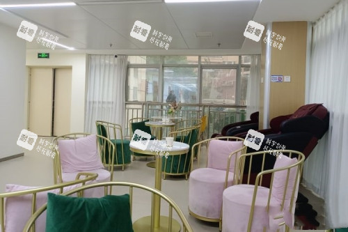 长沙吉强眼科医院候诊区