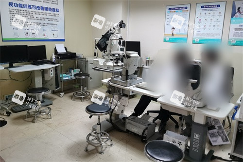 抚顺爱尔眼科医院2楼综合检查室