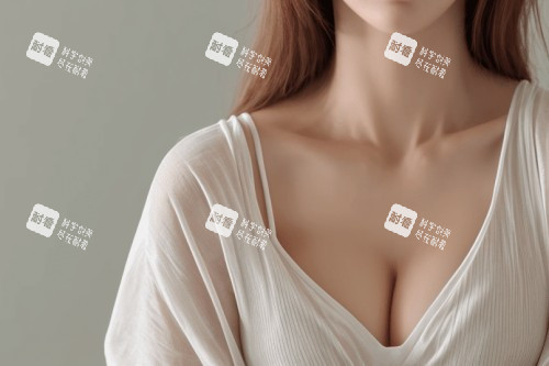 隆胸手术示意图