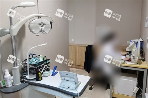 抚顺爱尔眼科医院1楼综合验光室