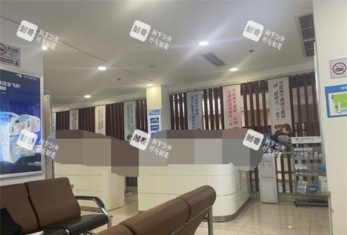 成都华厦眼科医院大厅环境