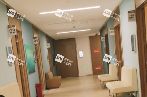 上海医大医院眼科治疗室