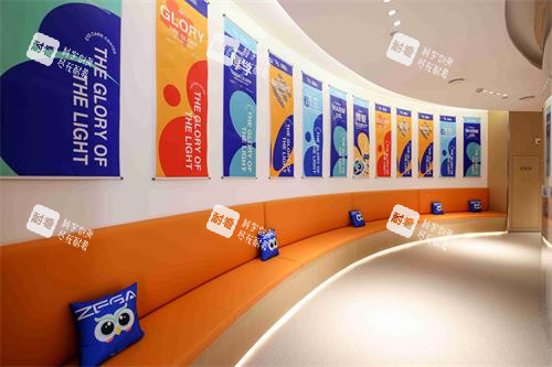 青岛泽嘉眼科长沙发等候区