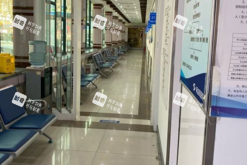 临沂新益民眼科医院候诊区
