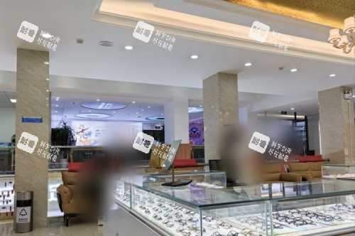 昆明普瑞眼科医院配镜区