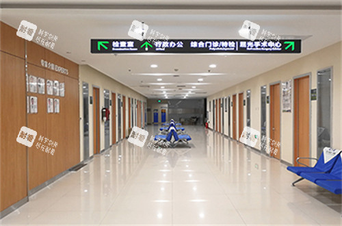 承德爱尔眼科医院走廊