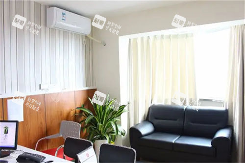 成都华厦眼科院长办公室 成都华厦眼科院长办公室