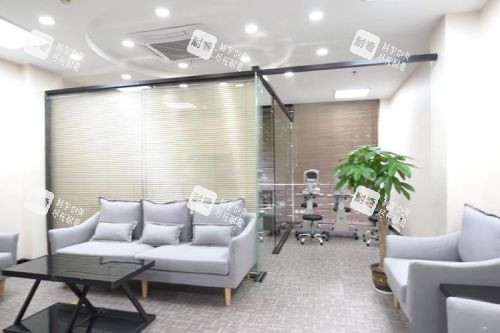 上海和平眼科医院诊疗室