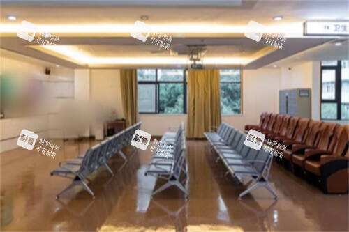 成都爱迪眼科医院候诊区