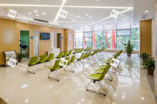 武汉爱尔眼科汉口医院等候区 武汉爱尔眼科汉口医院等候区