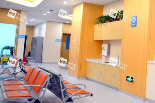 兰州普瑞眼科医院候诊区 兰州普瑞眼科医院候诊区