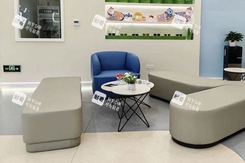 上海柠盟眼科门诊内部一角