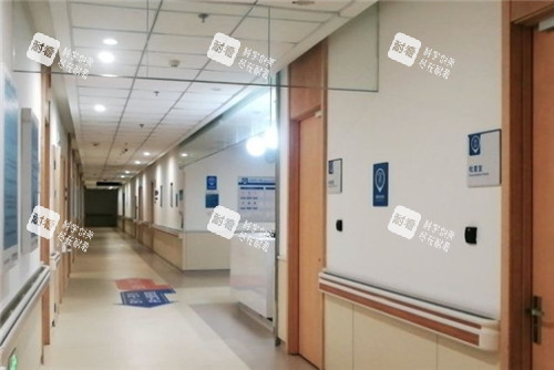 沈阳普瑞眼科走廊环境 沈阳普瑞眼科走廊环境