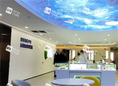 泰安同医仁眼科配镜区环境图