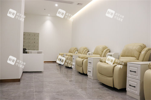 东莞友华普惠眼科医院休息区