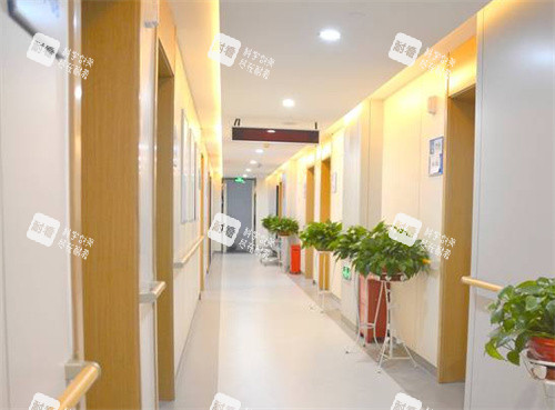 兰州普瑞眼科医院走廊