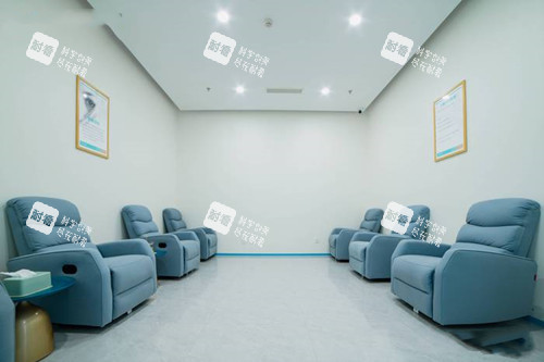 成都英华眼科等待区环境 成都英华眼科等待区环境