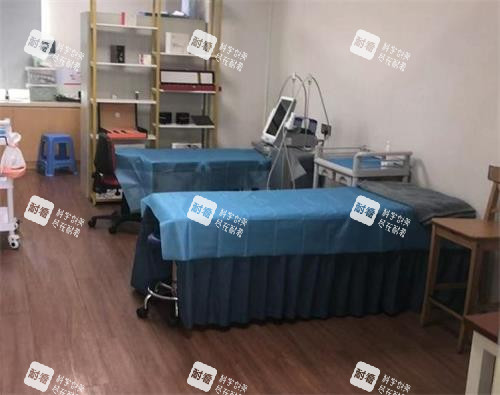 深圳港龙妇产医院检查室