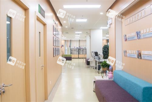 成都何氏眼科等待区 成都何氏眼科等待区