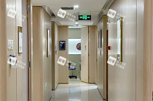 成都华美紫馨整形过道环境示意图