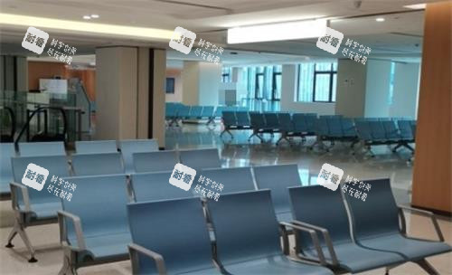 成都爱尔眼科候诊区