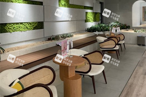 成都新丽美整形内部休息等候区环境