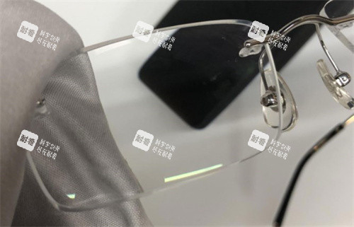 近视眼镜 (2) 近视眼镜 (2)