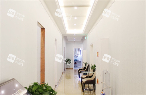 杭州健丽医美二楼走廊