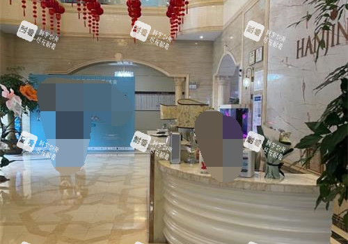 云南昆明韩辰医疗美容医院大厅前台
