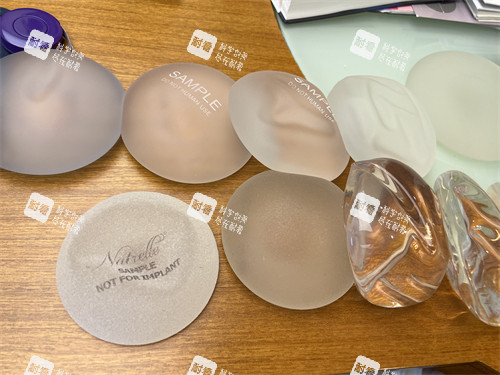 不同的隆胸假体图