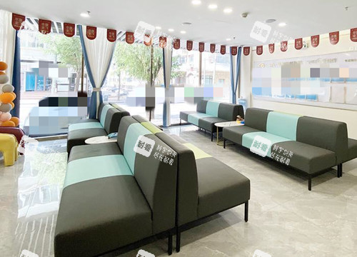 大连华厦眼科外部内部休息等候区环境