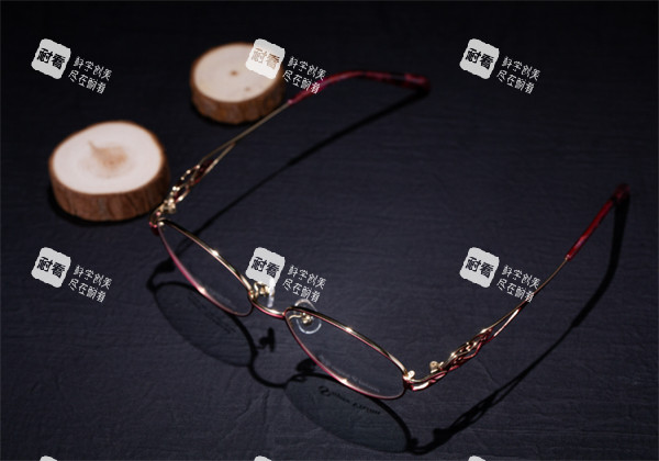 超视立远近两用眼镜宣传图 超视立远近两用眼镜宣传图