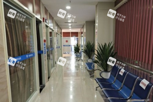 成都华厦眼科医院走廊