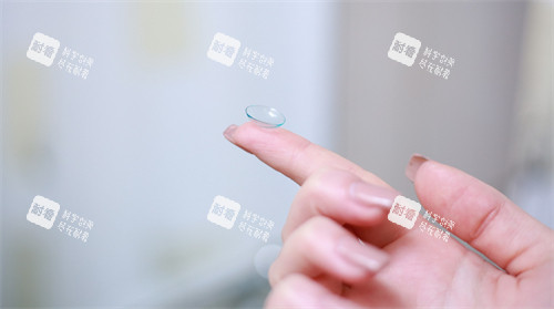 佩戴的OK镜 佩戴的OK镜