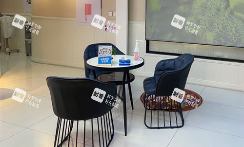 成都恒博植发大厅休息区