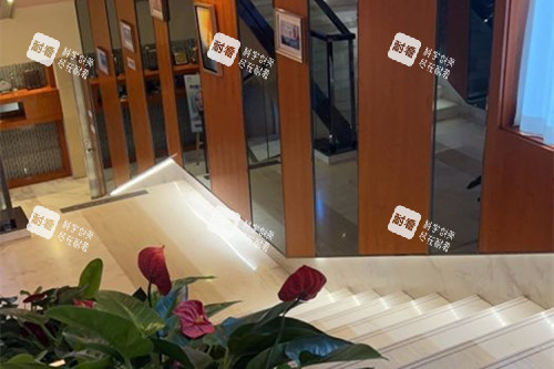 济南艺星整形内部楼梯示意图 济南艺星整形内部楼梯示意图