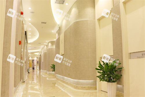 长沙鹏爱医疗美容走廊环境