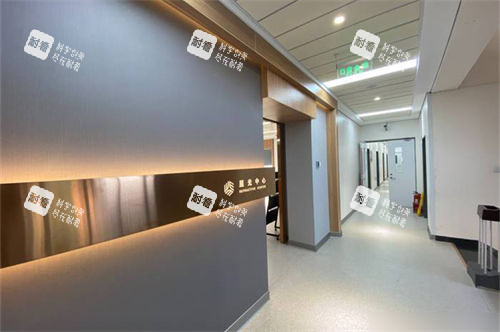 北京华德眼科医院屈光中心走廊环境